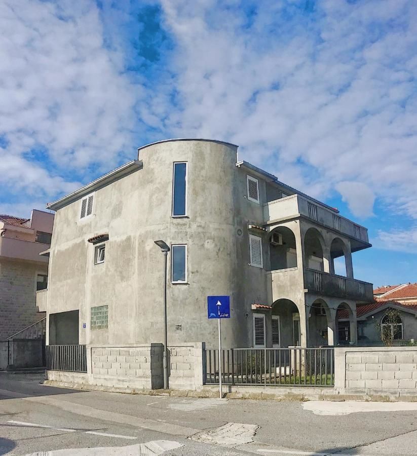 Апартаменты Villa Nela Тиват